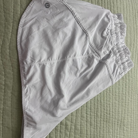 Lululemon shorts size 18 white and blue high rise like new - Picture 6 of 9
